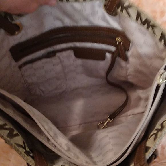 (1473) MICHAELΒ KORS LARGE BROWN MONOGRAM CANVAS TOTE π₯ - Picture 6 of 16